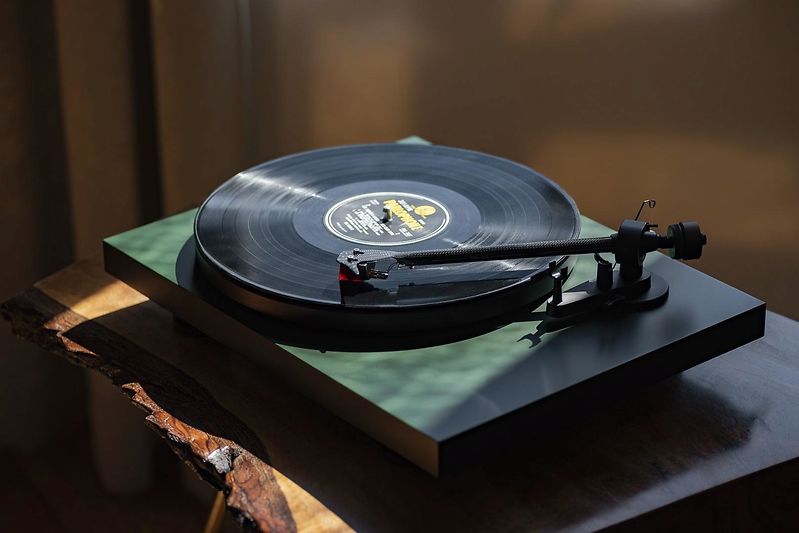 Debut Carbon EVO Turntable