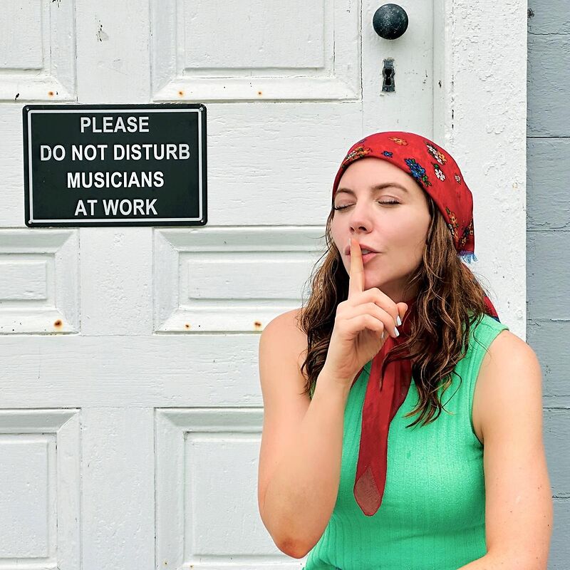 Music Mania Instore Session: Emilie Mover