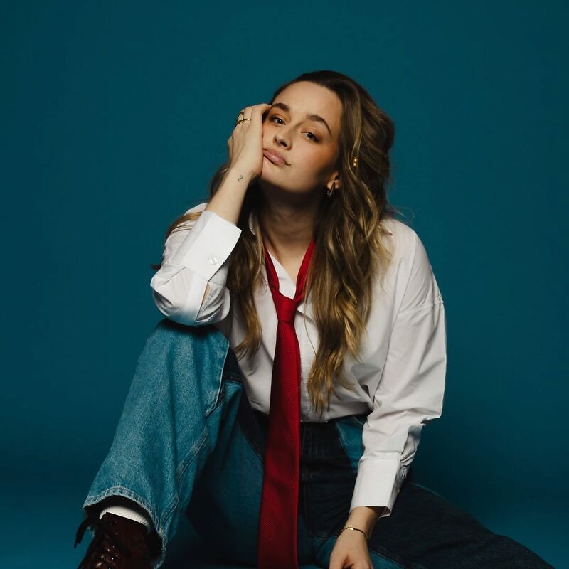 Music Mania In-store Session: Elle Fray