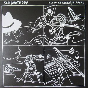 Klein Gevaarlijk Afval by schroothoop