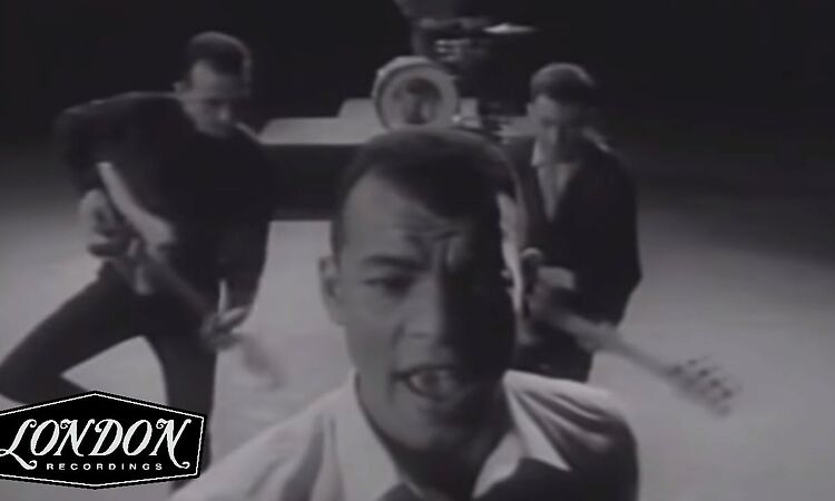 Fine Young Cannibals - Suspicious Minds (Official Video)