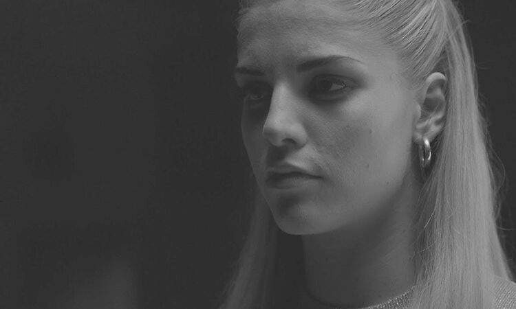 London Grammar - Wasting My Young Years [Official Video]