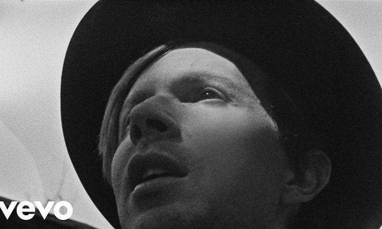 Beck - Heart Is A Drum