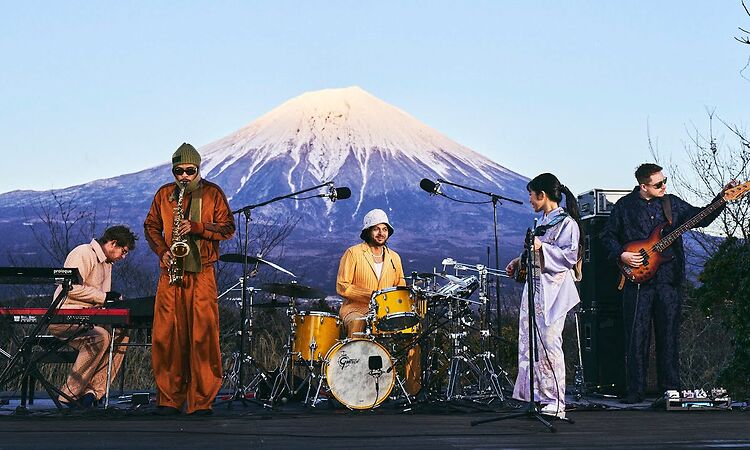 Yussef Dayes In Japan (Film) 富士山