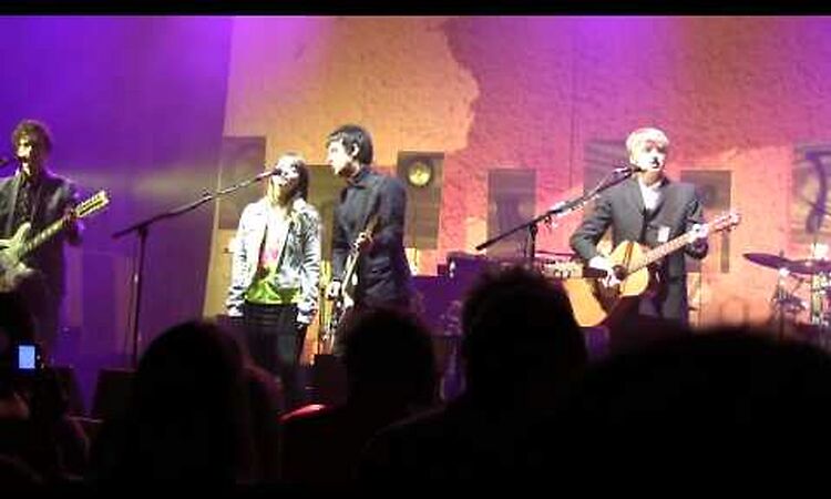 Crowded House with Johnny Marr and Sonny Marr - Even a Child