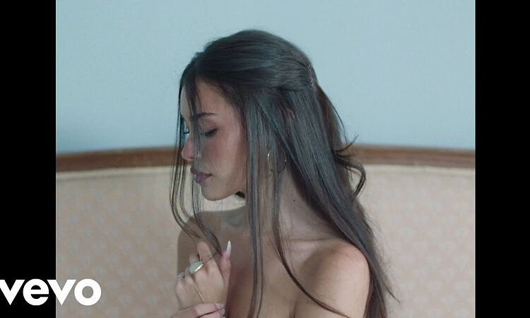 Madison Beer - locket theme (Official Visualizer)