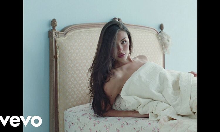 Madison Beer - complexity (Official Visualizer)