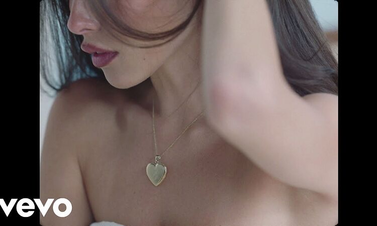 Madison Beer - nothing at all (Official Visualizer)