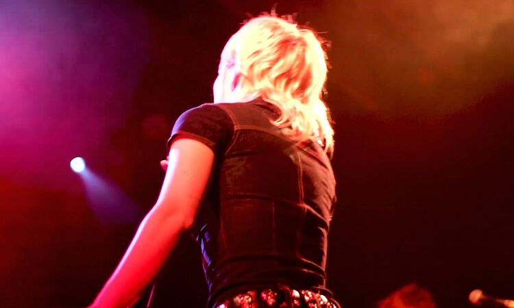 Amyl and the Sniffers - Balaclava Lover Boogie