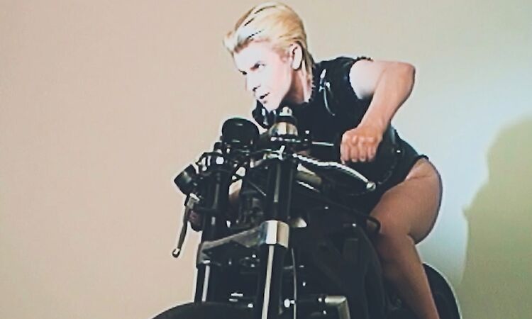 Robyn - Sucker For Love (Lyric Video)