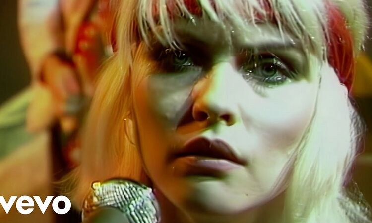 Blondie - Die Young Stay Pretty