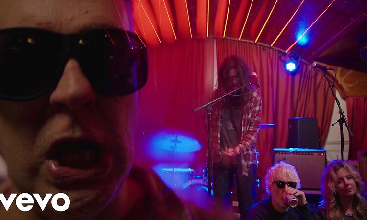 Kurt Vile - Chance to Bleed (Official Music Video)