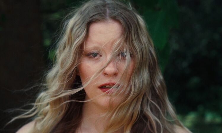 Paris Paloma - I Cry in Front of Paintings [Official Music Video]