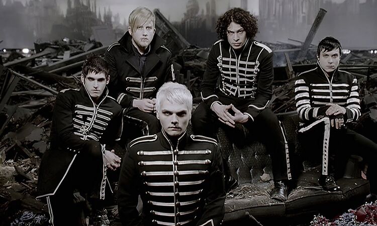 My Chemical Romance - Welcome To The Black Parade [Official Music Video] [HD]