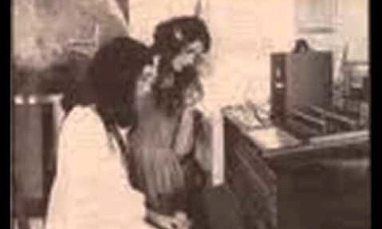Deux Filles - The Letter