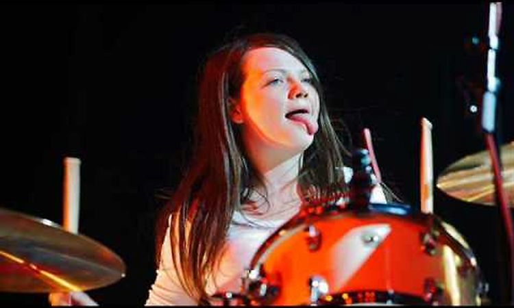 The White Stripes - Under Great White Northern Lights - 300 M.P.H Torrential Outpour Blues - Live